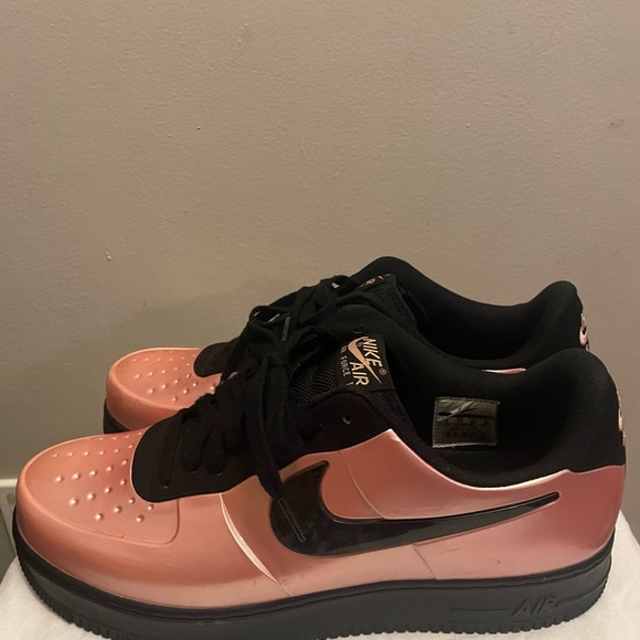 Nike - Picture 4 of 4